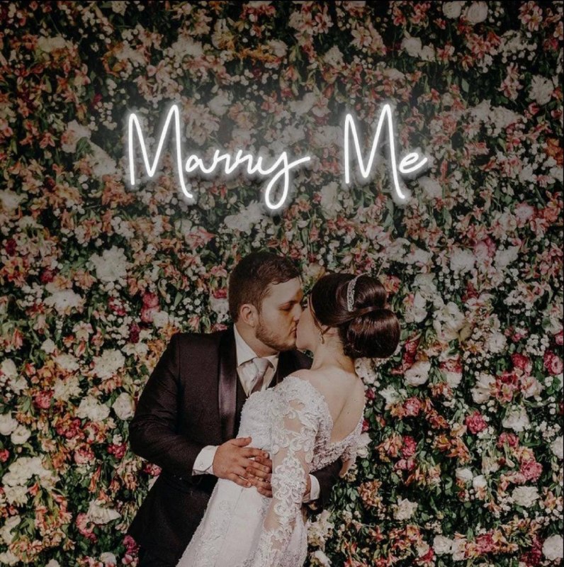 Marry Me ნეონი საქორწილო დეკორში